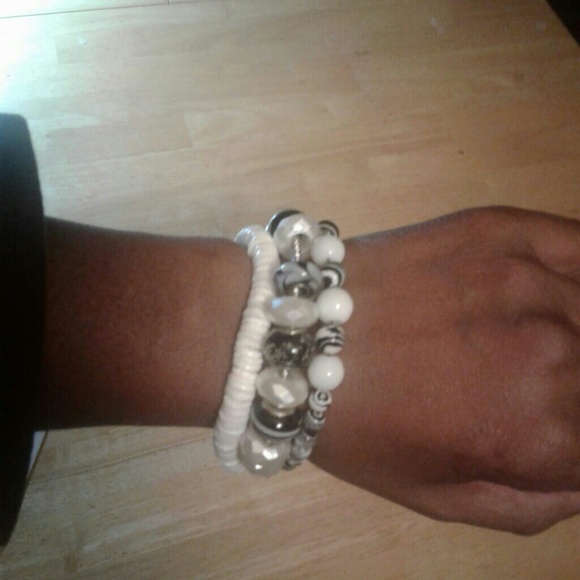 beaded bracelet - Picture 3 of 5